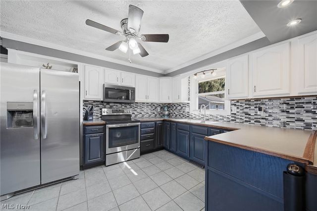 2776 Brouse Street NW, Uniontown, OH 44685