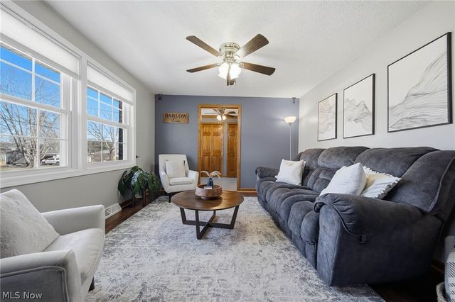 2776 Brouse Street NW, Uniontown, OH 44685