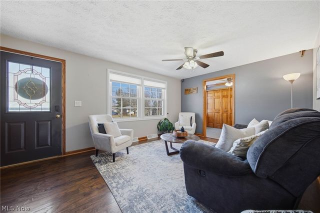 2776 Brouse Street NW, Uniontown, OH 44685