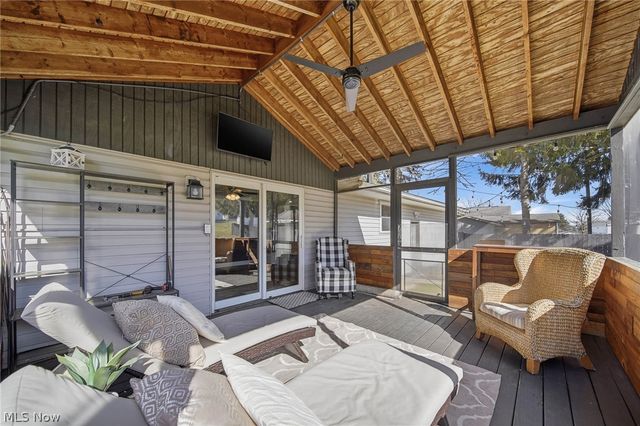 2776 Brouse Street NW, Uniontown, OH 44685