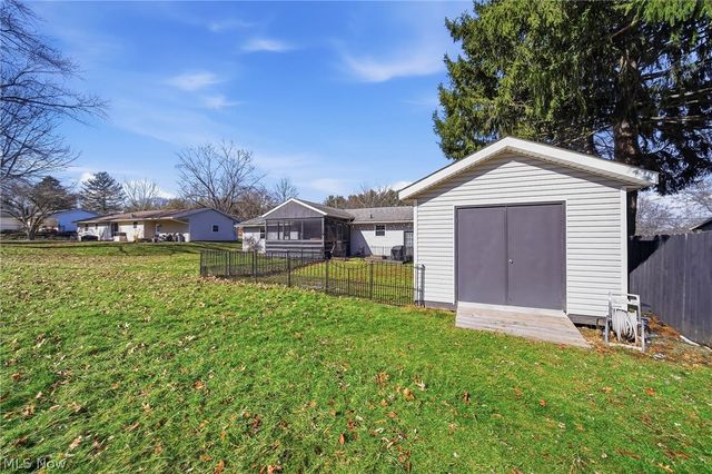 2776 Brouse Street NW, Uniontown, OH 44685