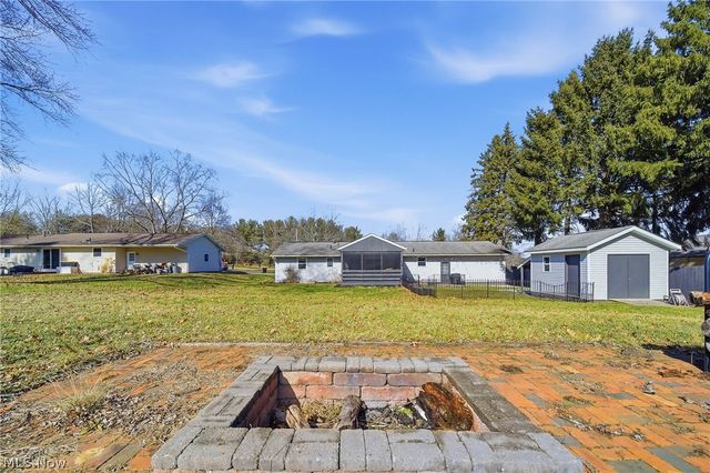 2776 Brouse Street NW, Uniontown, OH 44685