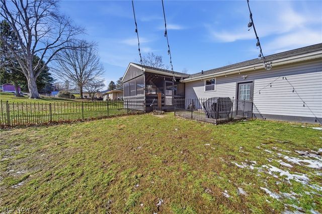 2776 Brouse Street NW, Uniontown, OH 44685