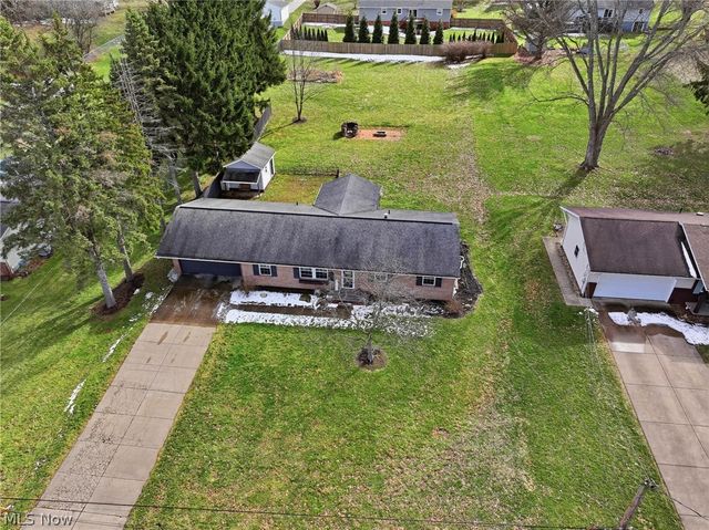 2776 Brouse Street NW, Uniontown, OH 44685