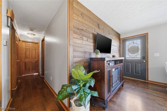 2776 Brouse Street NW, Uniontown, OH 44685