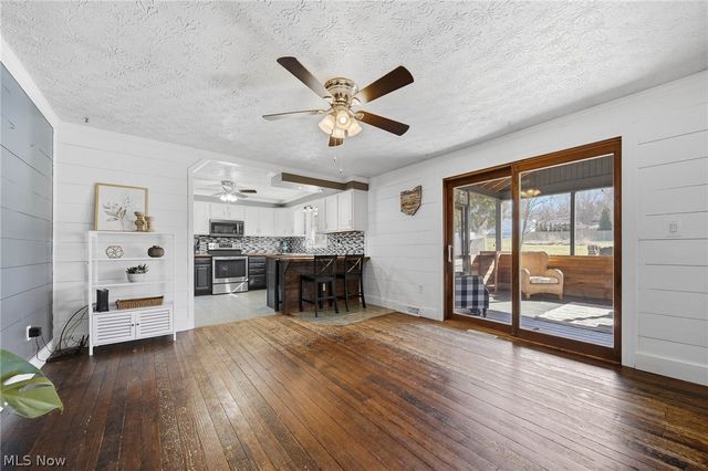 2776 Brouse Street NW, Uniontown, OH 44685