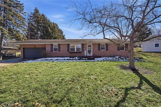 2776 Brouse Street NW, Uniontown, OH 44685