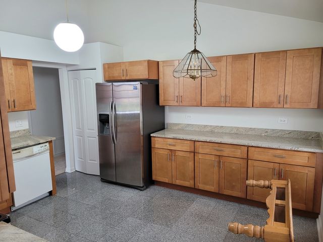 175 Arboretum Drive, Lombard, IL 60148
