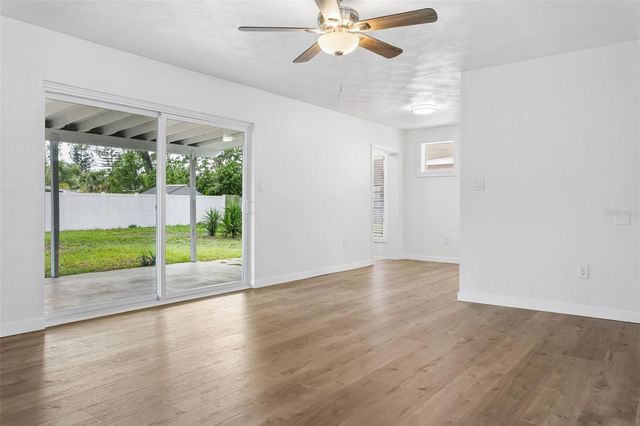 5602 OCEANIC ROAD, Holiday, FL 34690