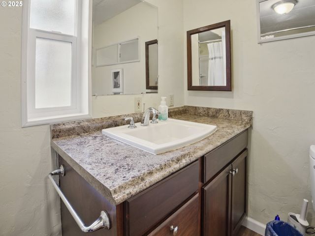 1629 N SIANO Loop, Florence, OR 97439
