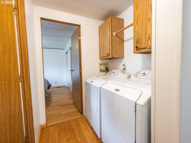 1629 N SIANO Loop, Florence, OR 97439