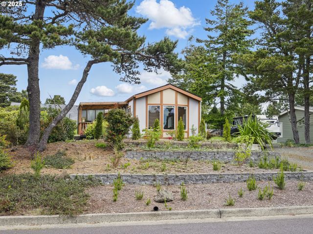 1629 N SIANO Loop, Florence, OR 97439