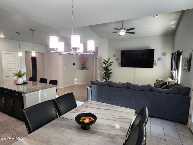 10113 Christmas Cactus Place, Socorro, TX 79927