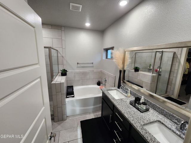 10113 Christmas Cactus Place, Socorro, TX 79927
