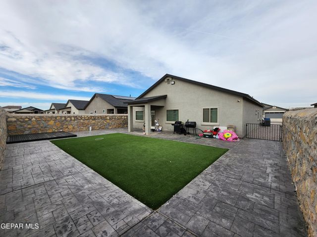 10113 Christmas Cactus Place, Socorro, TX 79927