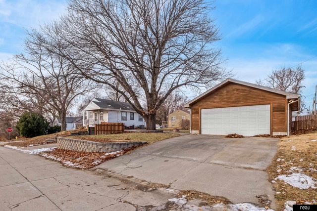 2307 N 68th Street, Omaha, NE 68104
