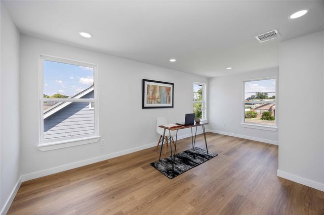 2420 Woodard Street, Houston, TX 77026