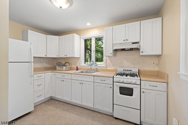 233 Beck Ave, Franklin Twp., NJ 08873