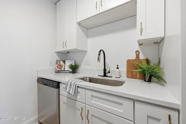 7328 BAMBERG Road, Jacksonville, FL 32277