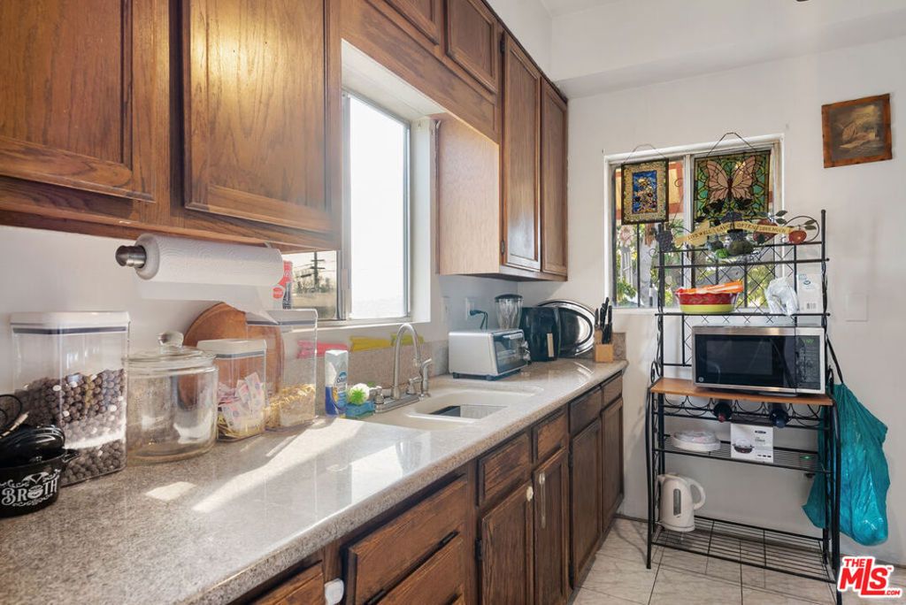 Image 19 of property listing at 2346 2348 Yosemite Drive, Los Angeles, CA 90041