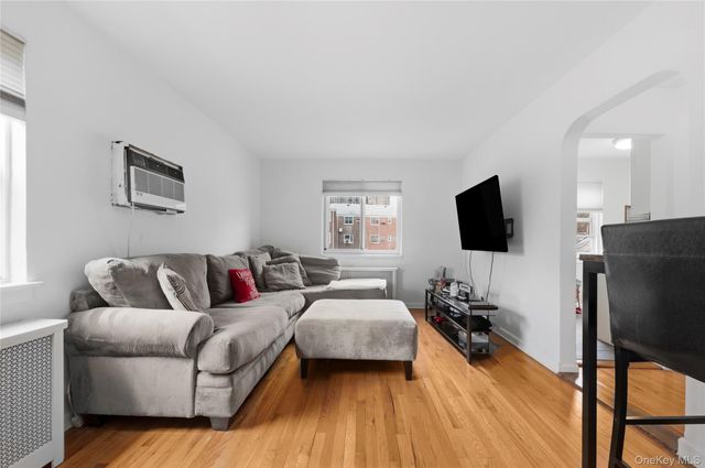 263-28 73rd Avenue 1st Fl, Glen Oaks, NY 11004