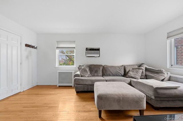 263-28 73rd Avenue 1st Fl, Glen Oaks, NY 11004