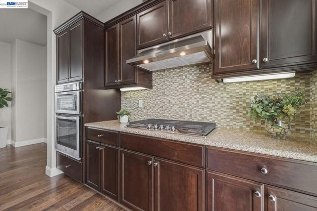 4450 Sunset View Dr, Dublin, CA 94568