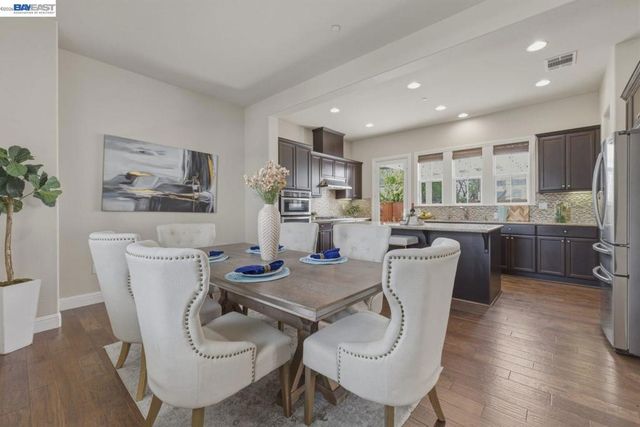 4450 Sunset View Dr, Dublin, CA 94568