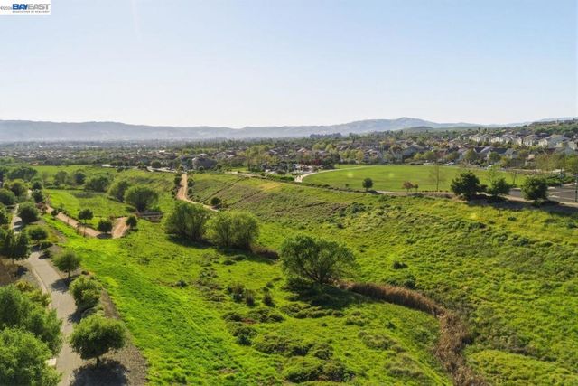 4450 Sunset View Dr, Dublin, CA 94568