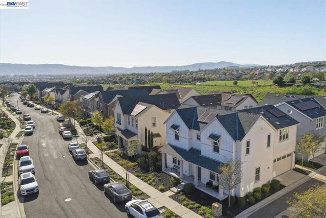 4450 Sunset View Dr, Dublin, CA 94568