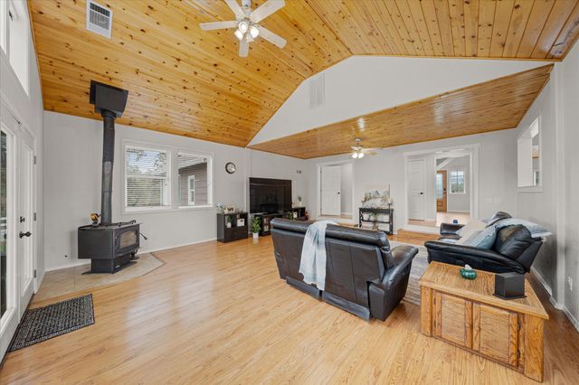 10190 Oak Run Road, Millville, CA 96069