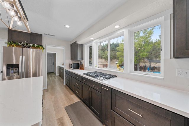 10190 Oak Run Road, Millville, CA 96069