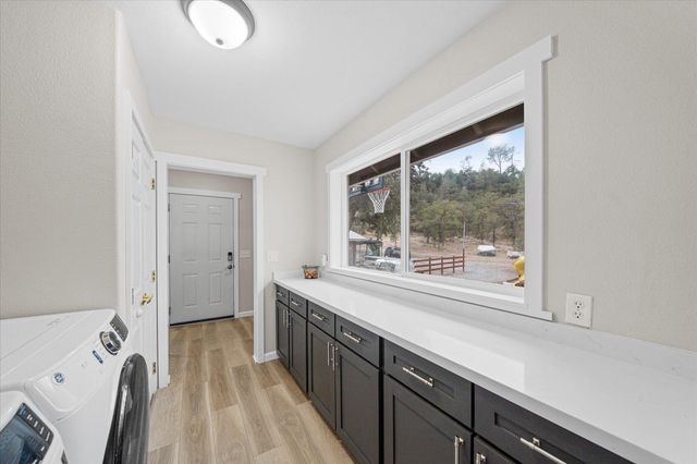 10190 Oak Run Road, Millville, CA 96069