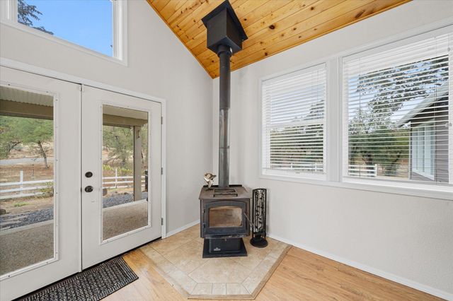 10190 Oak Run Road, Millville, CA 96069