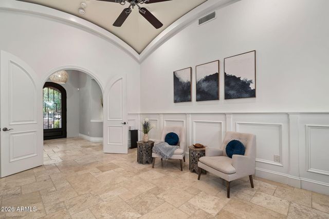 1131 E DESERT Court, Gilbert, AZ 85234