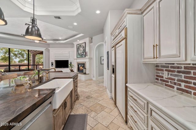 1131 E DESERT Court, Gilbert, AZ 85234