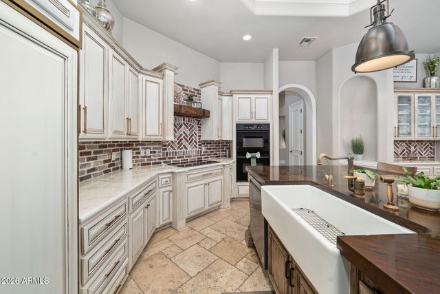 1131 E DESERT Court, Gilbert, AZ 85234