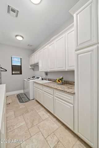 1131 E DESERT Court, Gilbert, AZ 85234