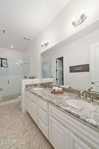 1131 E DESERT Court, Gilbert, AZ 85234