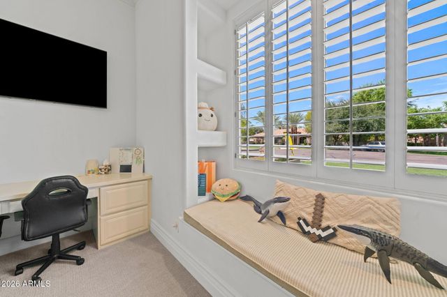 1131 E DESERT Court, Gilbert, AZ 85234