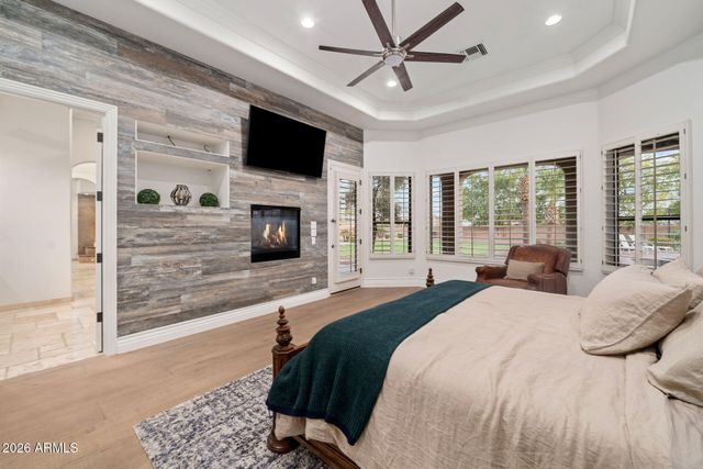 1131 E DESERT Court, Gilbert, AZ 85234