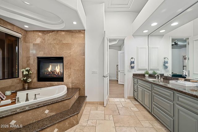 1131 E DESERT Court, Gilbert, AZ 85234
