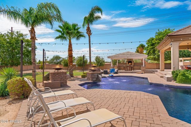 1131 E DESERT Court, Gilbert, AZ 85234