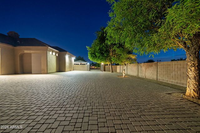 1131 E DESERT Court, Gilbert, AZ 85234