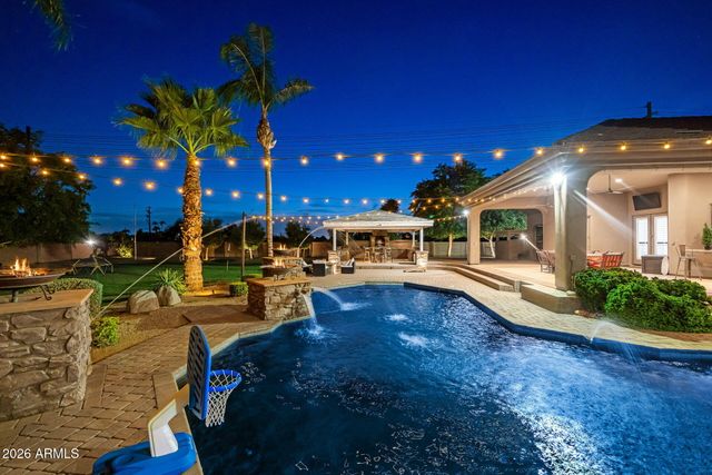 1131 E DESERT Court, Gilbert, AZ 85234