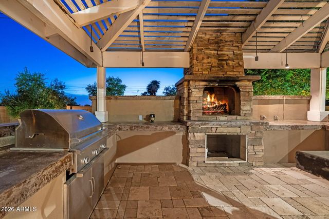 1131 E DESERT Court, Gilbert, AZ 85234