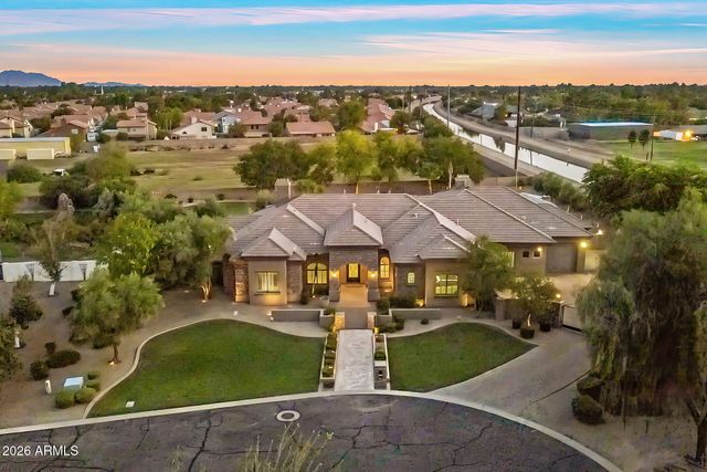 1131 E DESERT Court, Gilbert, AZ 85234