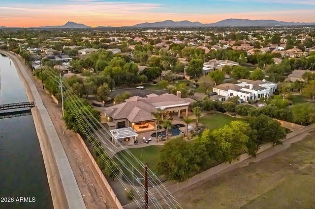 1131 E DESERT Court, Gilbert, AZ 85234