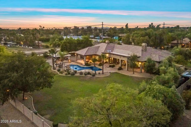 1131 E DESERT Court, Gilbert, AZ 85234
