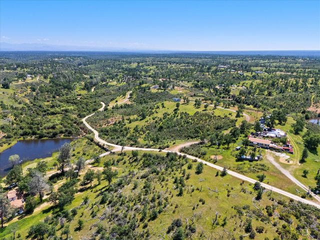 14055 Marsha Way, Igo, CA 96047